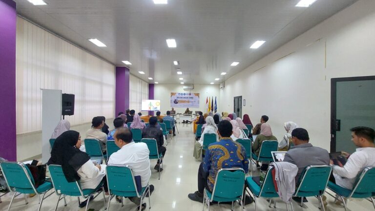 Magister Administrasi Pendidikan FKIP Gelar Kuliah Dosen Tamu Tentang Transformasi Manajemen Pendidikan Era Digital