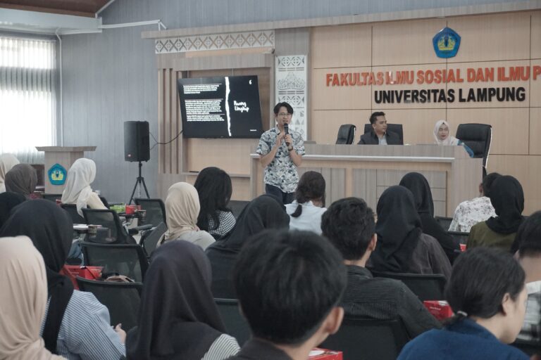 FISIP Gelar Sosialisasi dan Pelatihan PKM Atasi Isu Sosial dan Keilmuan