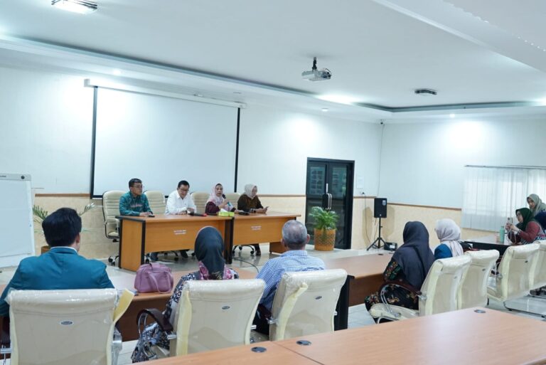 FEB Kirim Dua Mahasiswa PMM ke NWIM RANEPA Rusia