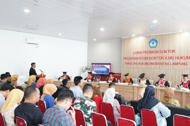 Muhammad Rony Raih Gelar Doktor dengan Disertasi Konstruksi Tuntutan Bebas oleh JPU