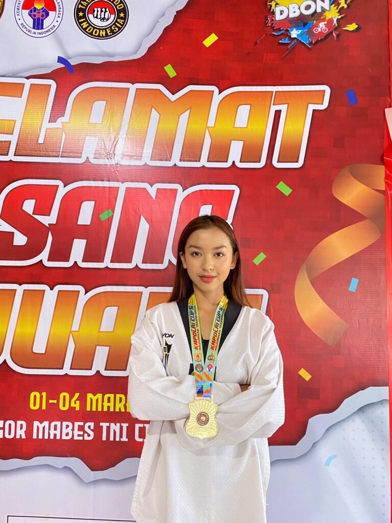 Mahasiswi HI Raih Juara I Kejurnas Taekwondo Kapolri Cup 5