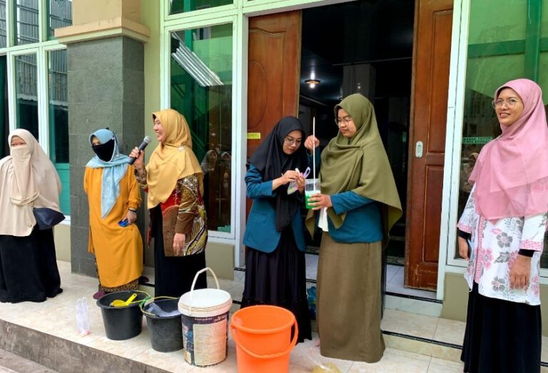 Mahasiswa Prodi Magister Kimia FMIPA Berikan Pelatihan ProJaDi STIT Darul Fattah Lampung