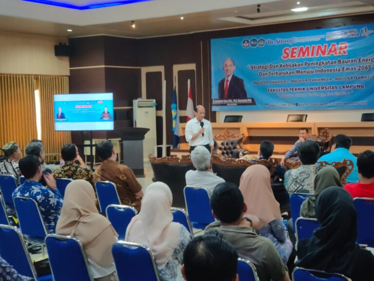 Komisaris PLN Arcandra Tahar Kunjungi Lampung, Fokus pada Pengembangan Energi Terbarukan