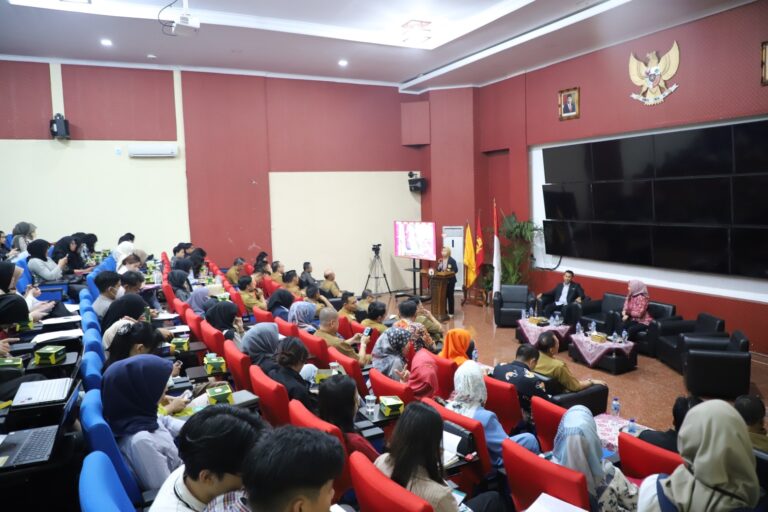 Unila Gelar Diskusi Publik Percepatan Pembangunan oleh Pejabat Daerah