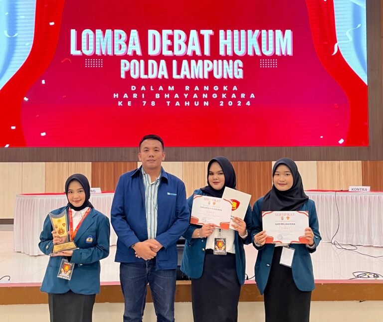 Mahasiswi FH Raih Juara Pertama Debat Hukum se-Lampung
