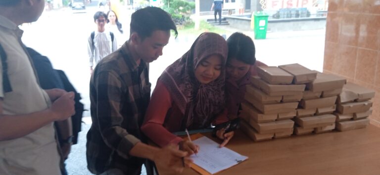 Adakan Sarapan Gratis, FISIP Tingkatkan Kesiapan Mahasiswa Hadapi UAS