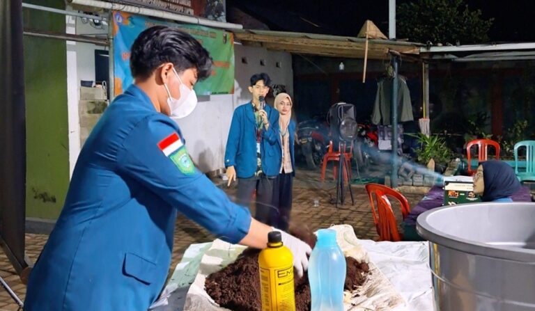 Mahasiswa KKN Sosialisasikan Pupuk Kompos dari Limbah Jagung