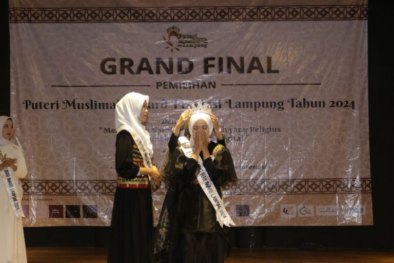 Fathia Nur Prinastiti Juara 1 Putri Muslimah Award Lampung 2024