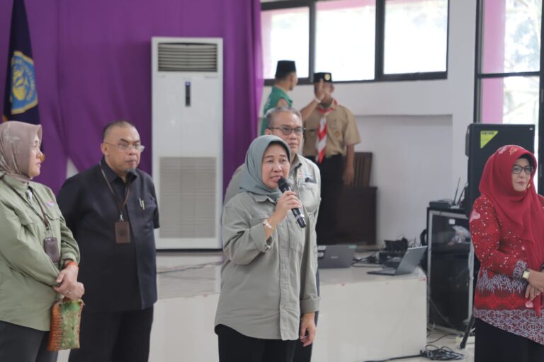 Rektor Tinjau Gedung Kampus B FKIP