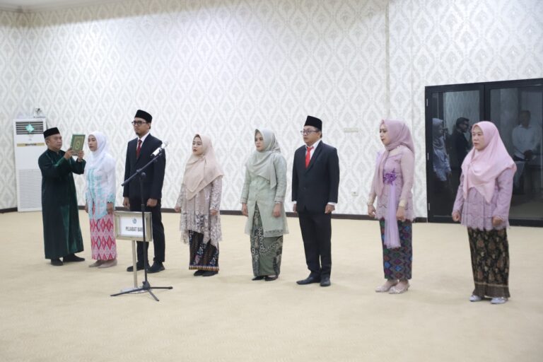 Rektor Lantik Pejabat Fungsional Baru