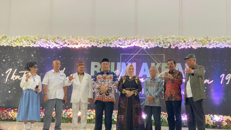 Mewakili Rektor, Dr. Ayi Ahadiat Tekankan Pentingnya Kolaborasi di Reuni Akbar SMA YP Unila