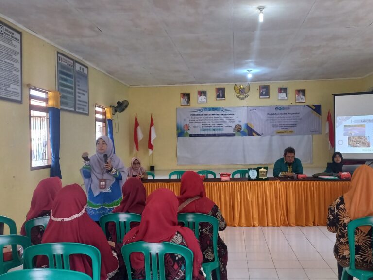 Dosen FK Sosialisasi Limbah Kulit Buah Pisang Muli sebagai Obat Jerawat