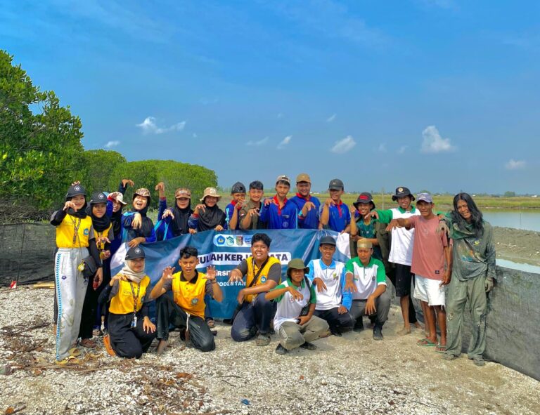 Mahasiswa KKN di Desa Pasir Sakti Taman Mangrove Cegah Abrasi
