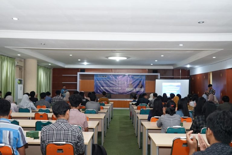 UPT Perpustakaan Gelar Workshop Public Speaking dan Motivasi