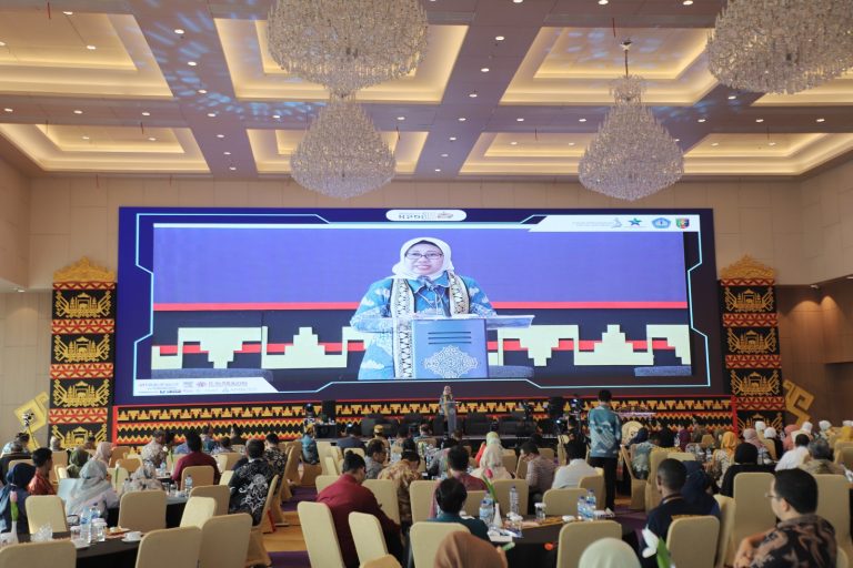 Unila Kenalkan Budaya Lampung sebagai Identitas dan Kekayaan Lokal dalam KPDI ke-15