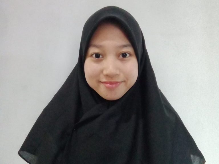 Dinar Kurniasari, Mahasiswi Baru dan Perjalanan Ceritanya sebagai Hafiz Quran