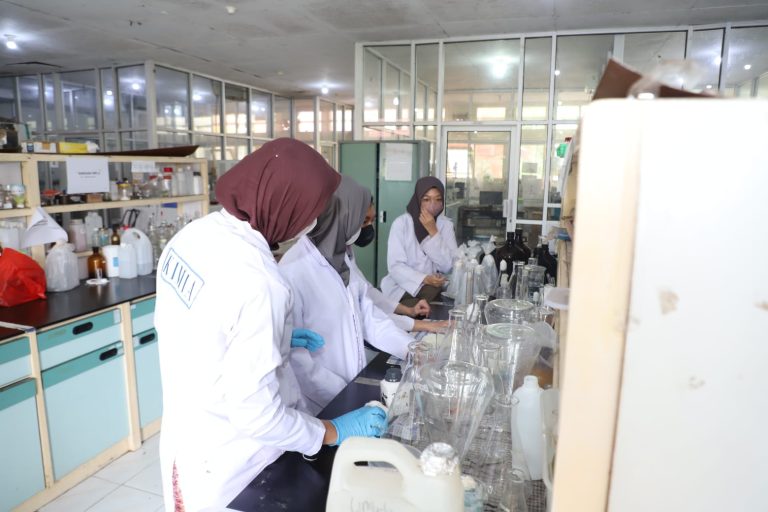 LTSIT FMIPA Sambut Kolaborasi Internasional dengan SNU Melalui Visitasi Laboratorium