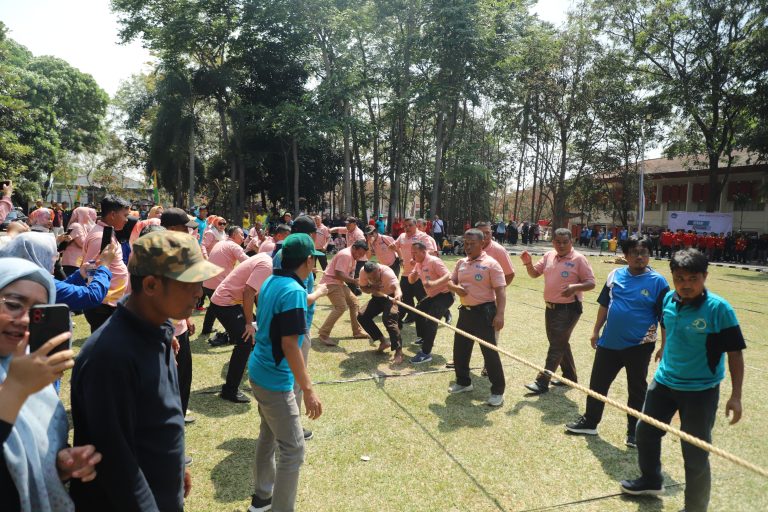 Tingkatkan Kebersamaan dan Solidaritas, Unila Gelar Senam Bersama dan Lomba Tradisional