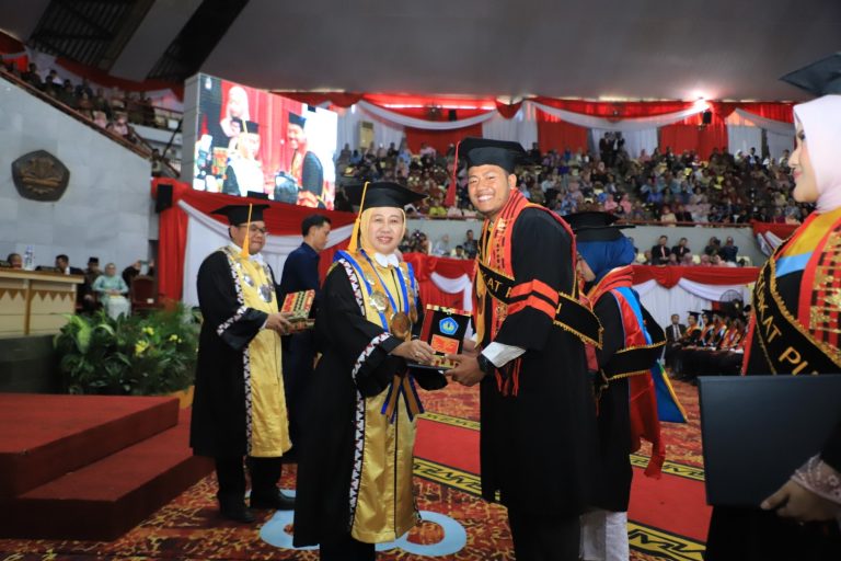 Unila Gelar Wisuda Periode I Tahun Akademik 2024/2025