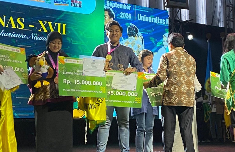 Mahasiswa FH Toreh Medali Emas di Peksiminas XVII