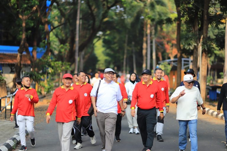 Rayakan Dies Natalis Ke-59, FH Gelar Jalan Sehat dan Berbagai Acara Menarik