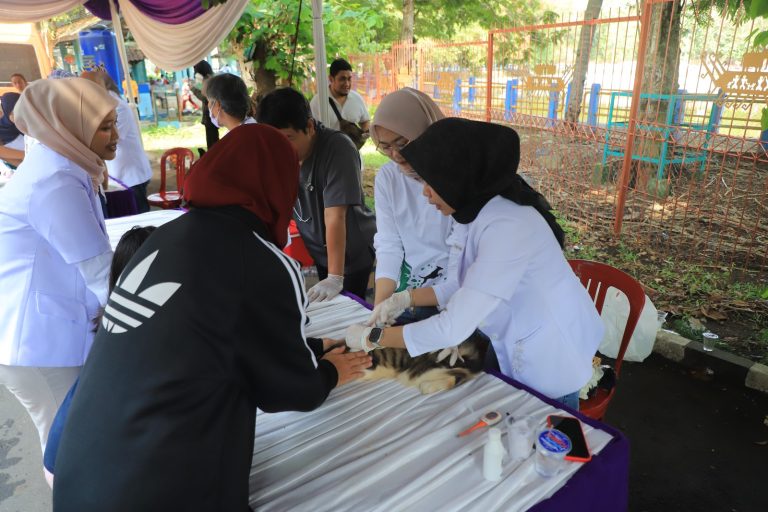 FP Bersama Badan Karantina Lampung dan PDHI Gelar Vaksin Gratis