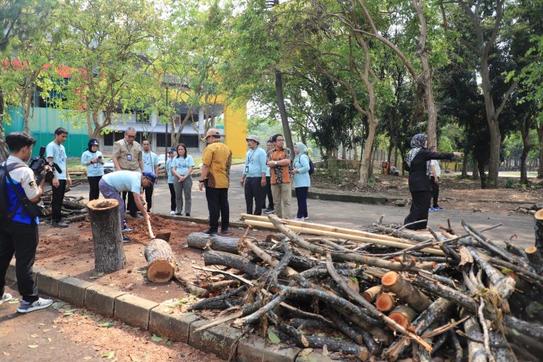 BPPW Lampung dan Unila Adakan Aksi Penanaman Pohon