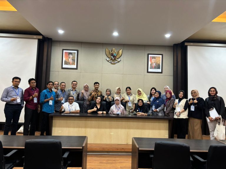 Kadiv Layanan International UPT PKLI Ikuti PPKUI di ITS Surabaya