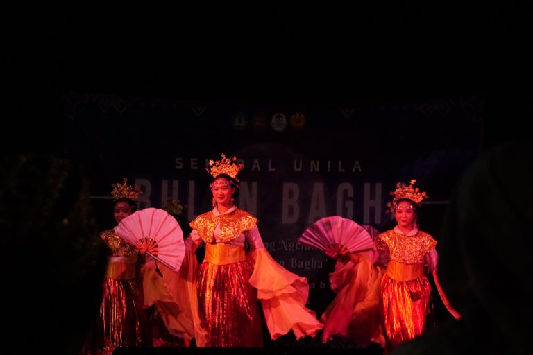 Sekubal Unila Lestarikan Budaya Lampung Lewat Persembahan Bulan Bagha 2024