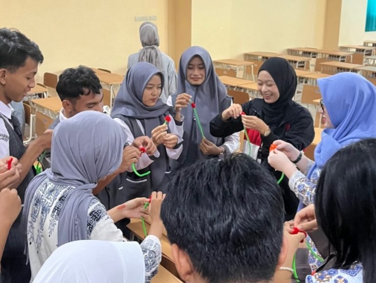 SCOPH CIMSA FK Sukses Peringati Hari Kesehatan Mental Sedunia Melalui Aktivitas SEBUM