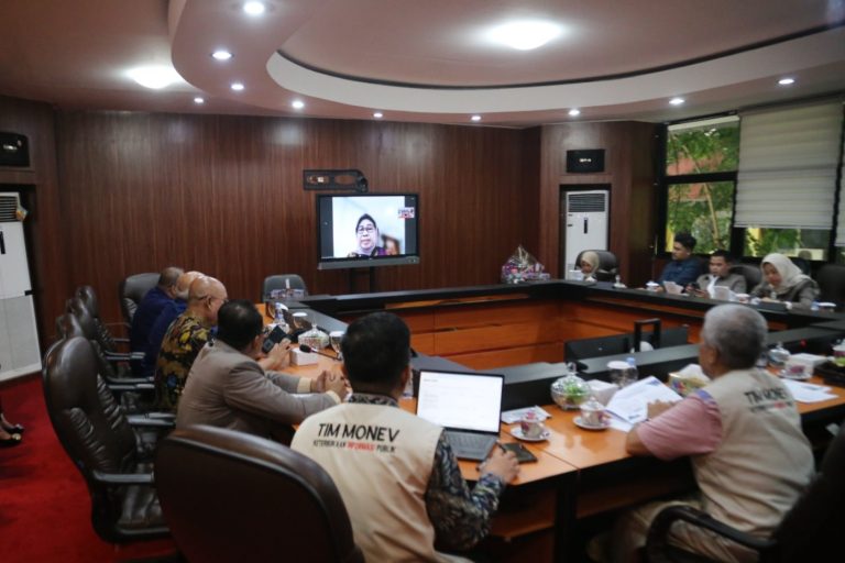 Unila Terima Kunjungan Monev KI Lampung