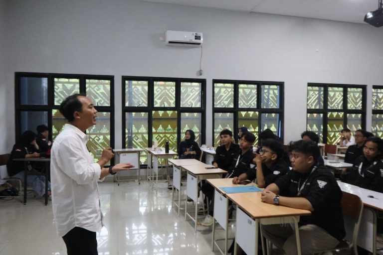 Himatro Gelar Seminar Inspiratif Bersama Humas Unila tentang Strategi Media Sosial