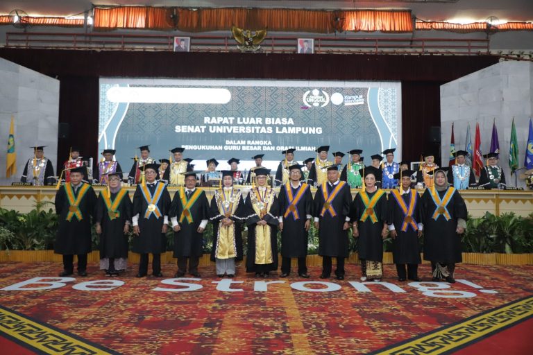 Pengukuhan Sembilan Guru Besar Unila: Kontribusi Strategis Pengembangan Ilmu dan Penggerak Perubahan