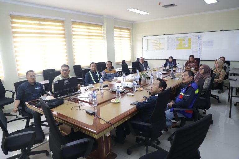 Rektor Unila Bersama PLT Rektor Senior Melakukan Peninjauan Pembangunan Gedung RSPTN