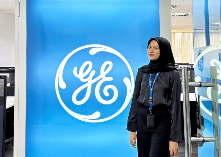 Kisah Inspiratif Esti Widia Hartati Konsultan Mesin Kesehatan GE Healthcare ASEAN Kuala Lumpur