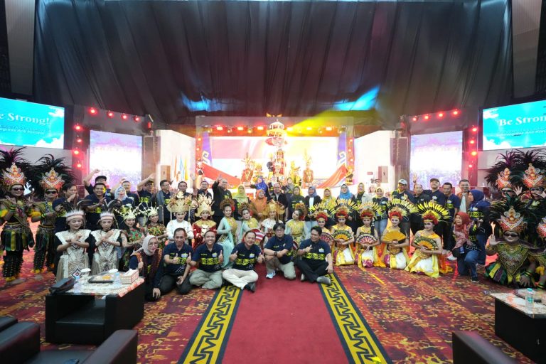Unila Tutup Anugerah Be Strong 2025 dengan Parade Budaya dan Konser Musik