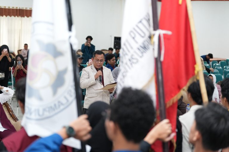 Unila Kukuhkan 37 Organisasi Kemahasiswaan Tingkat Universitas