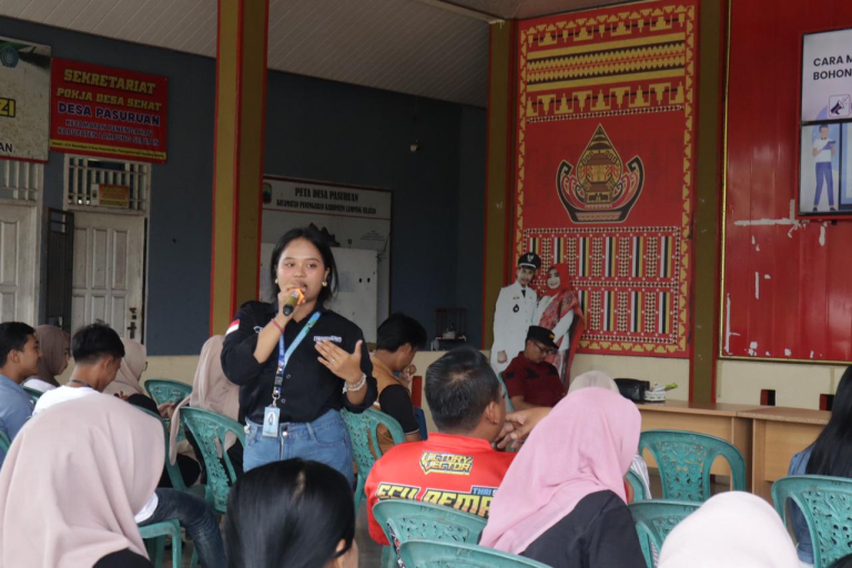 Peduli Literasi Digital Masyarakat, Mahasiswa KKN Unila Gelar Sosialisasi Pencegahan Hoax dan Scam