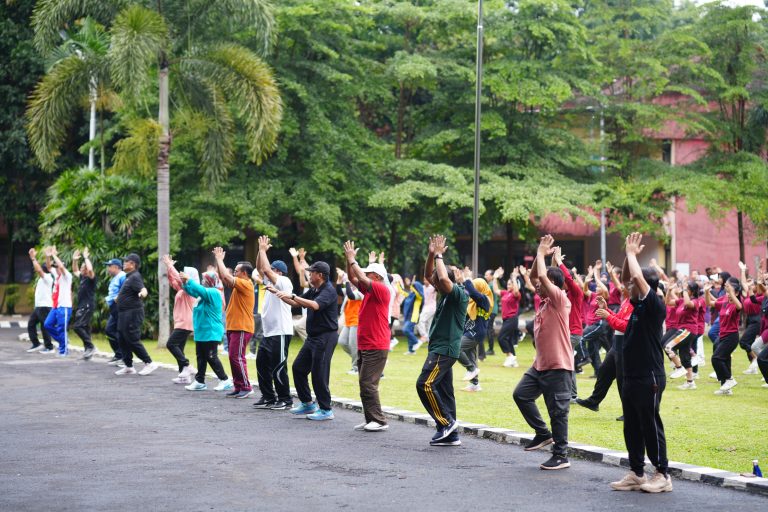 Luncurkan Senam Baru, Unila Gelar Senam Bersama Bertajuk “Unila Be Strong”