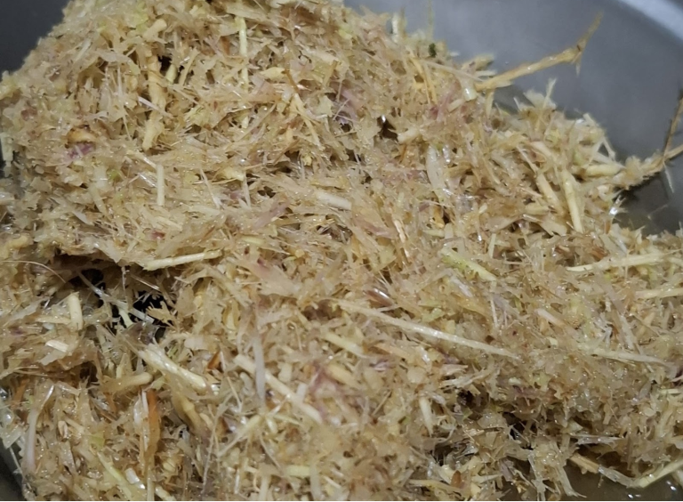 Inovasi Pertanian Berkelanjutan: Mahasiswa KKN Unila Olah Limbah Durian dan Gulma Menjadi Solusi