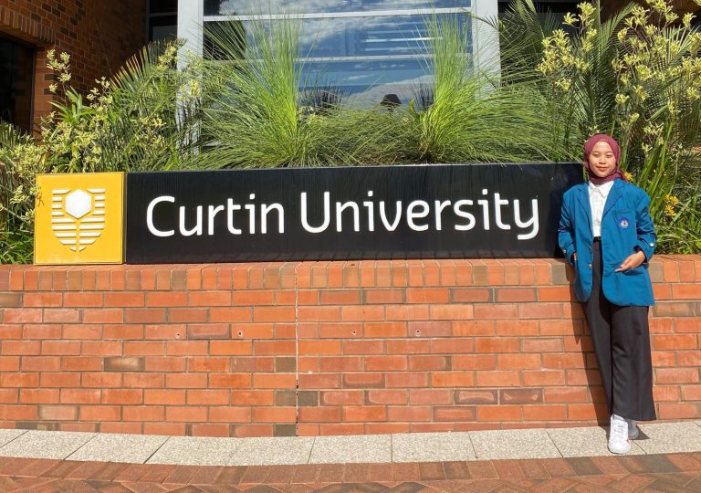Siti Aqila Tempuh Studi di Curtin University Belajar Bisnis hingga Diplomasi Budaya