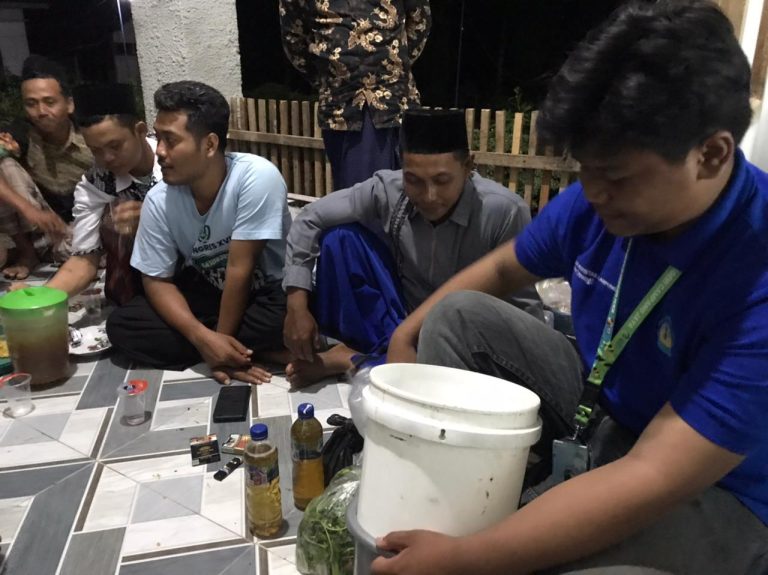 Manfaatkan limbah pertanian, Mahasiswa KKN UNILA adakan Sosialisasi Pertanian ramah lingkungan di Desa Negeri Campang Jaya