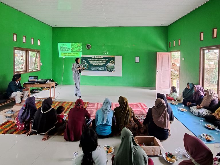 Mahasiswa KKN Sosialisasi Diversifikasi Tanaman Kopi Tingkatkan Pendapatan Petani
