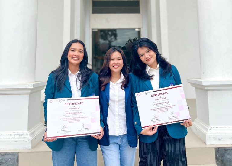 Mahasiswa FH Raih Prestasi di ALSA Indonesia Memorial Writing Competition 2024