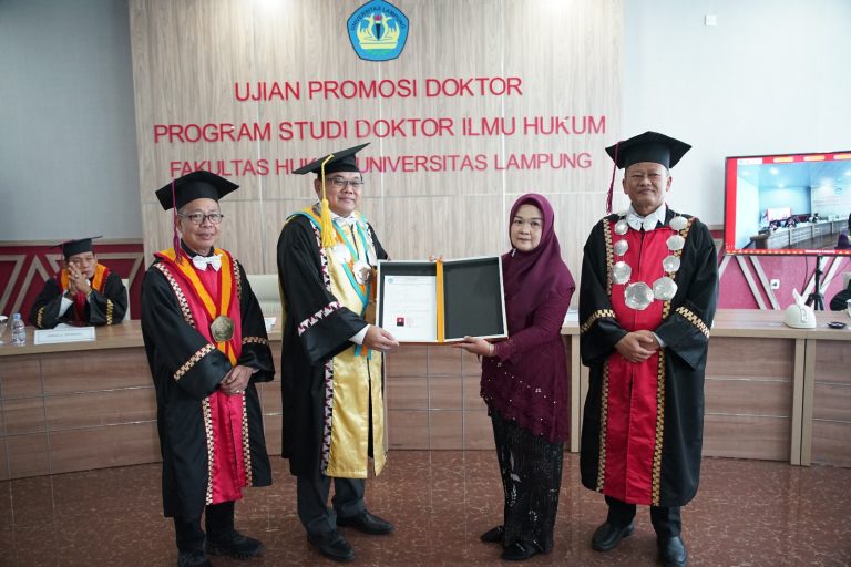 Promosi Doktor Hukum ke-30 di Unila: Model BUMdes Berbadan Hukum