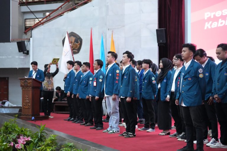 Pelantikan BEM U KBM Universitas Lampung dan Studium Generale : Membentuk Generasi Unggul dan Berdaya saing Global untuk Indonesia Emas 2045.