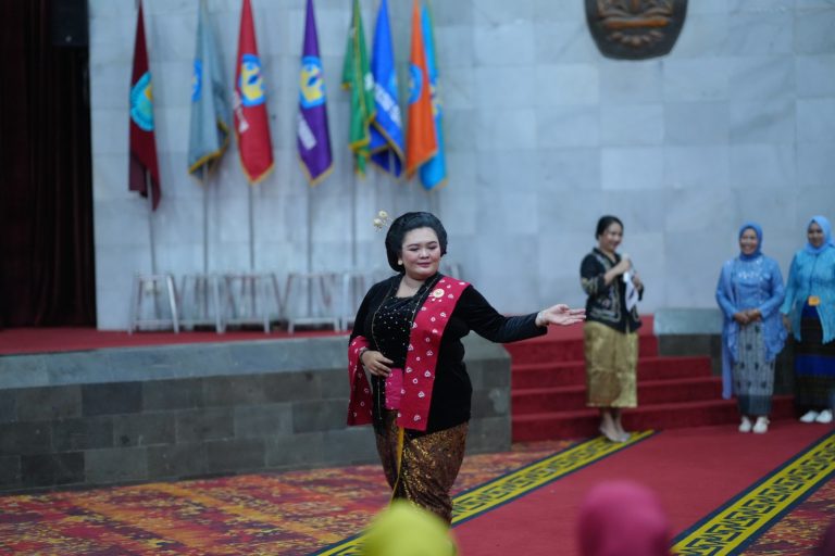 Unila Gelar Peringatan Hari Kartini ke-146 dengan Berbagai Perlombaan