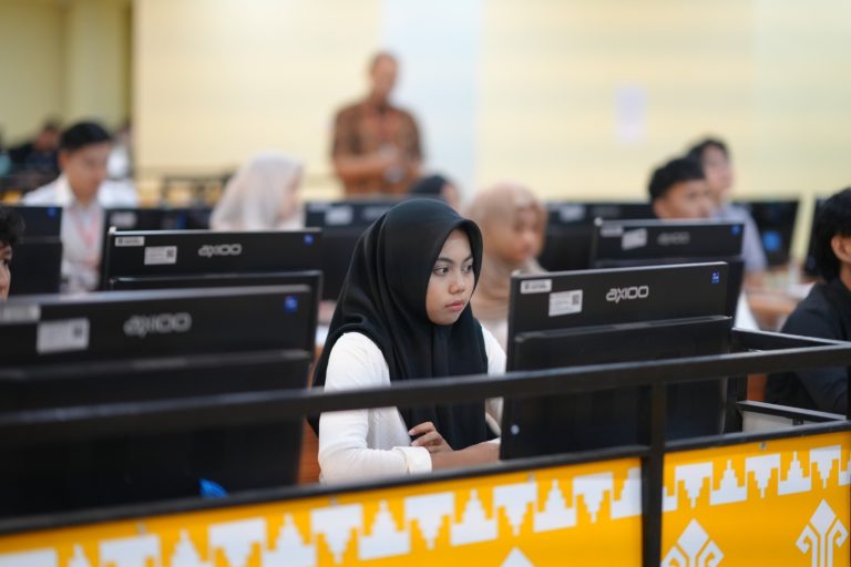Unila Wujudkan PMB Proaktif Melalui UTBK-SNBT 2025