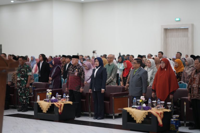 Rektor Hadiri Pengukuhan 15 Guru Besar UIN Raden Intan Lampung