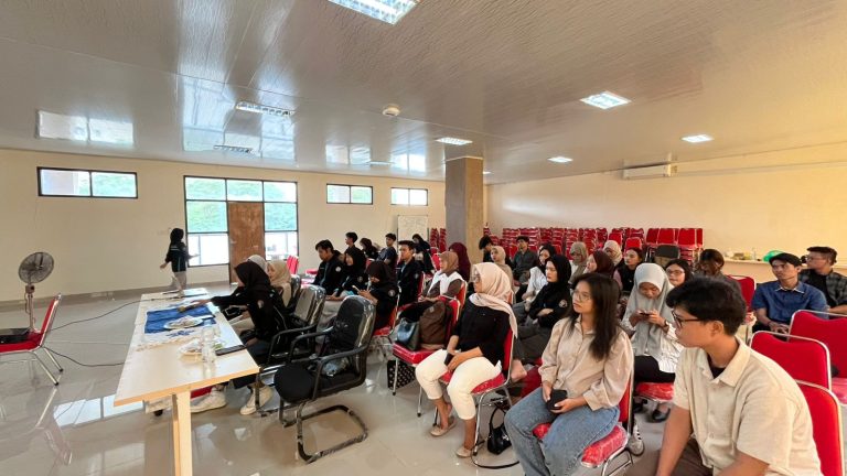 UKM-U Saintek Gelar Pelatihan Esai Lewat Program Saintek Improvement